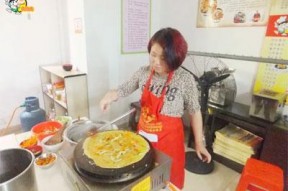 娱乐吃瓜酱摆摊,娱乐吃瓜酱的美食传奇